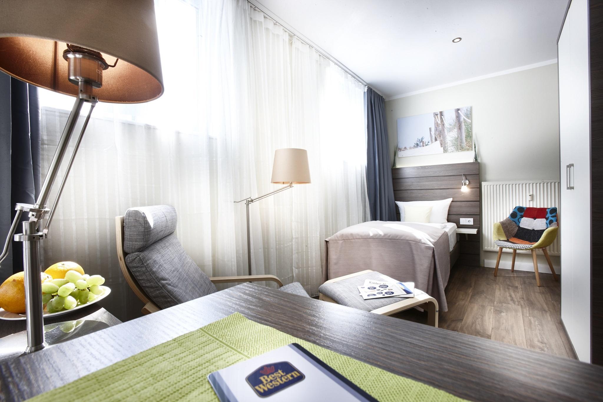 Hotel By Golden Tulip 4*