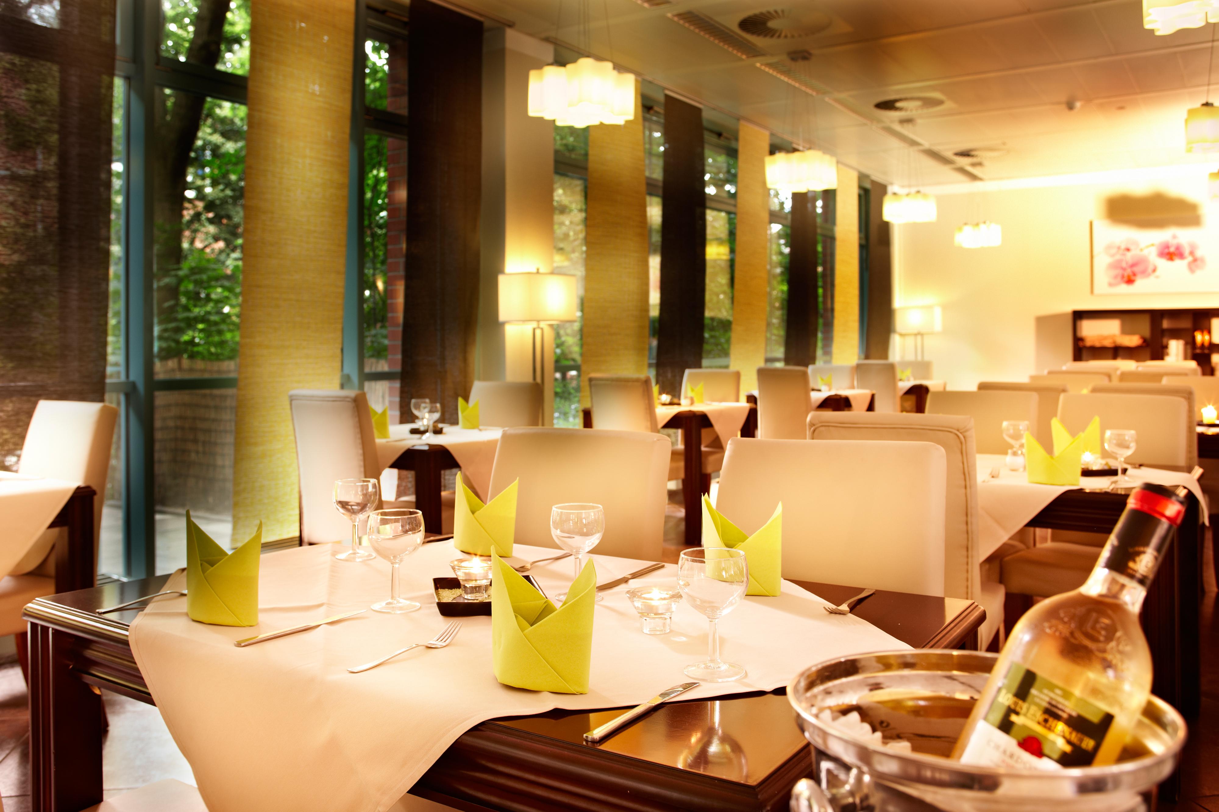 By Golden Tulip Hotel Kiel
