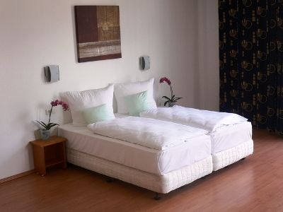 By Golden Tulip 4* Kiel